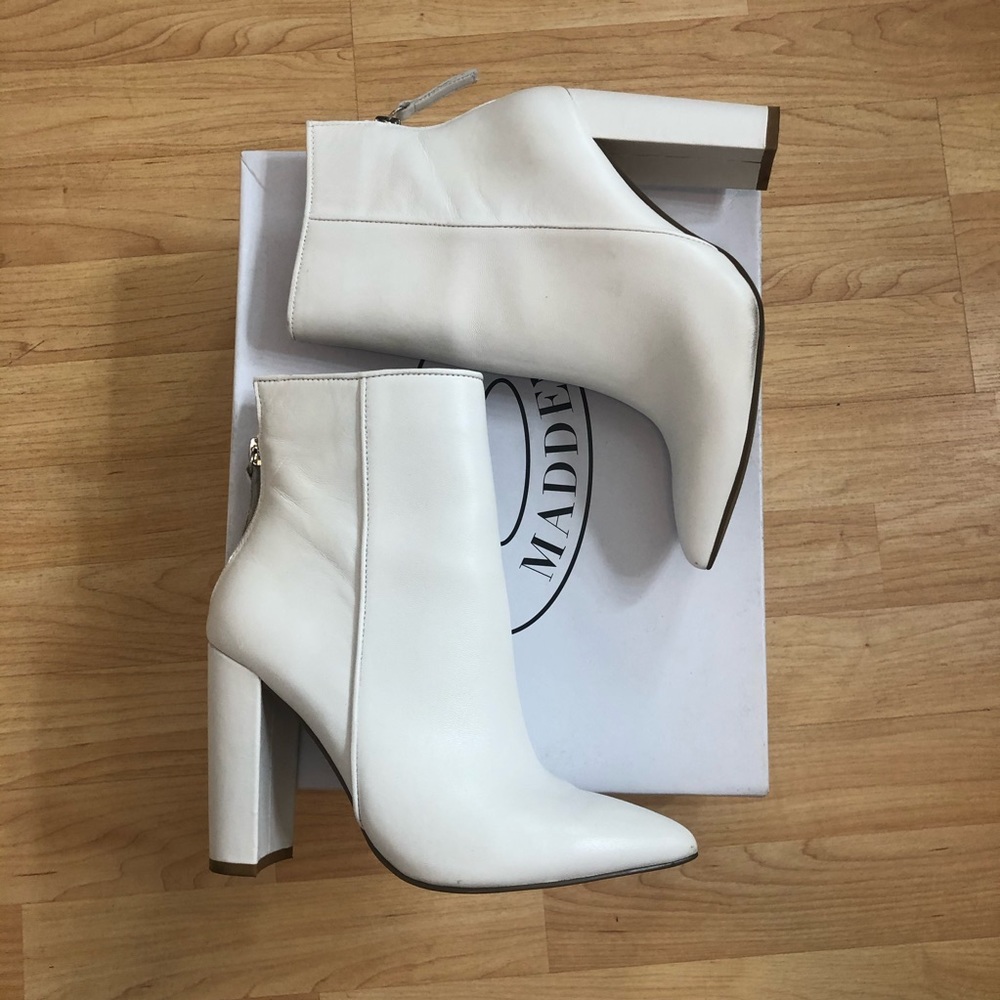 STEVE MADDEN White Booties